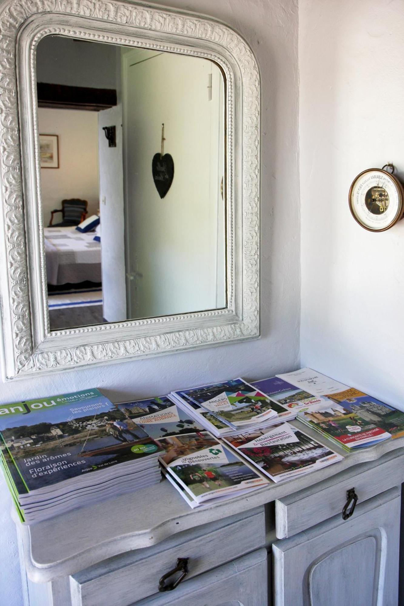 La Butte De Gohier Bed and Breakfast Blaison Exteriör bild